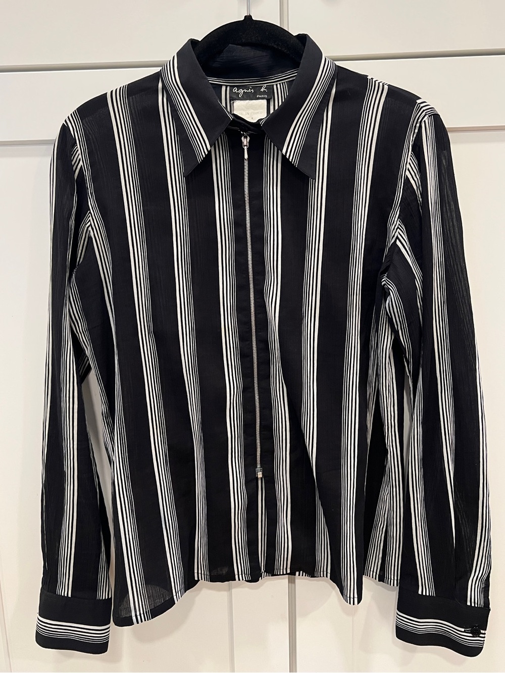 VINTAGE AGNES B. MULTI STRIPE ZIP FRONT BLOUSE TOP, SIZE XS.